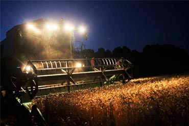 Pourquoi installer des phares à LED sur vos tracteurs ?